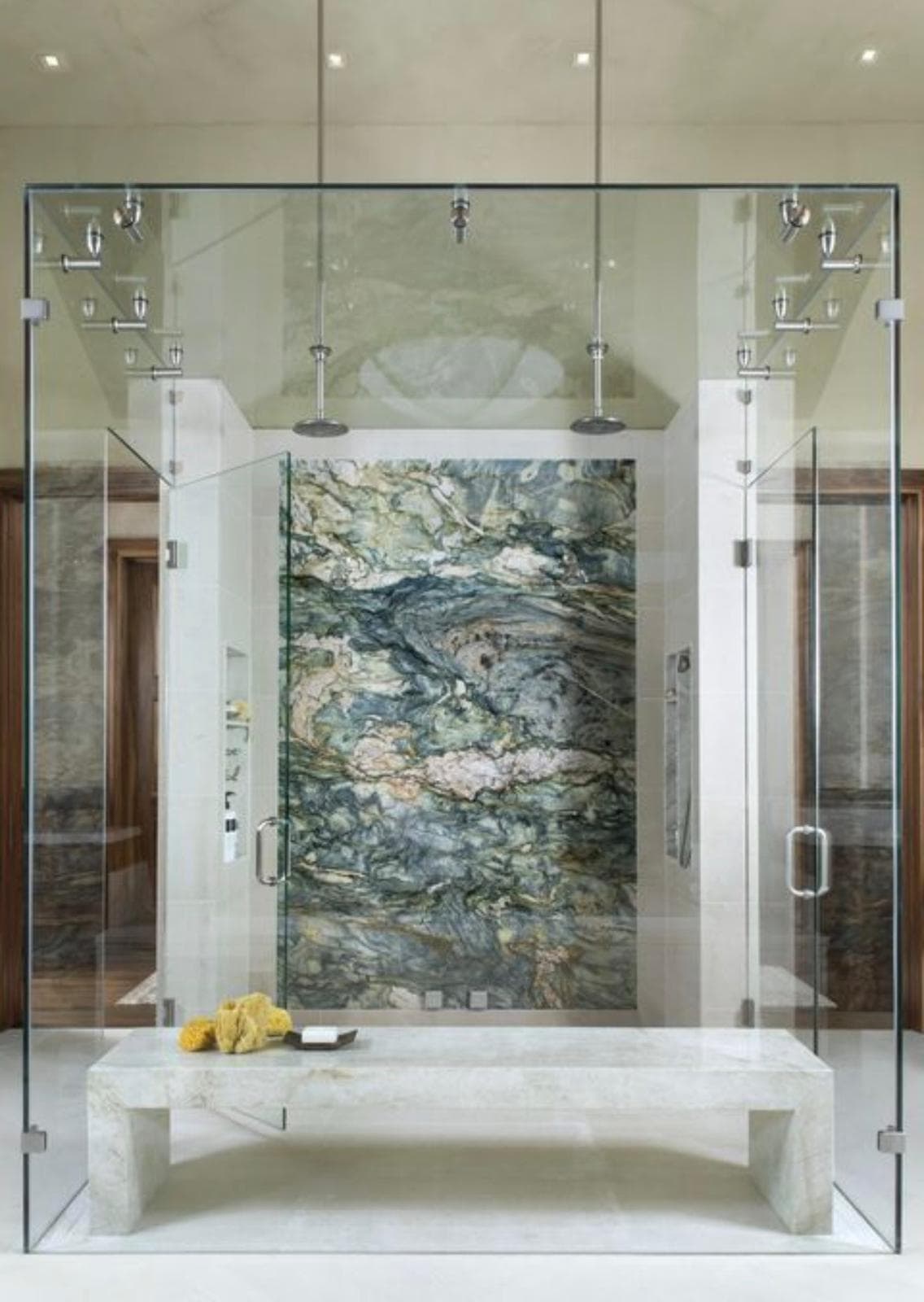 Douche luxe en marbre et pierre naturelle